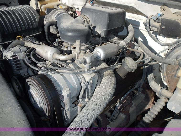 image for item J6334 1997 GMC Yukon SLE SUV