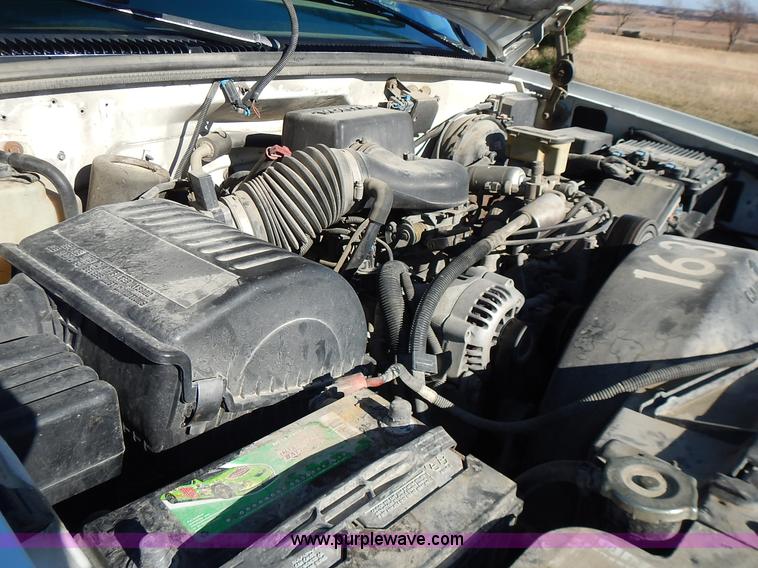 image for item J6334 1997 GMC Yukon SLE SUV