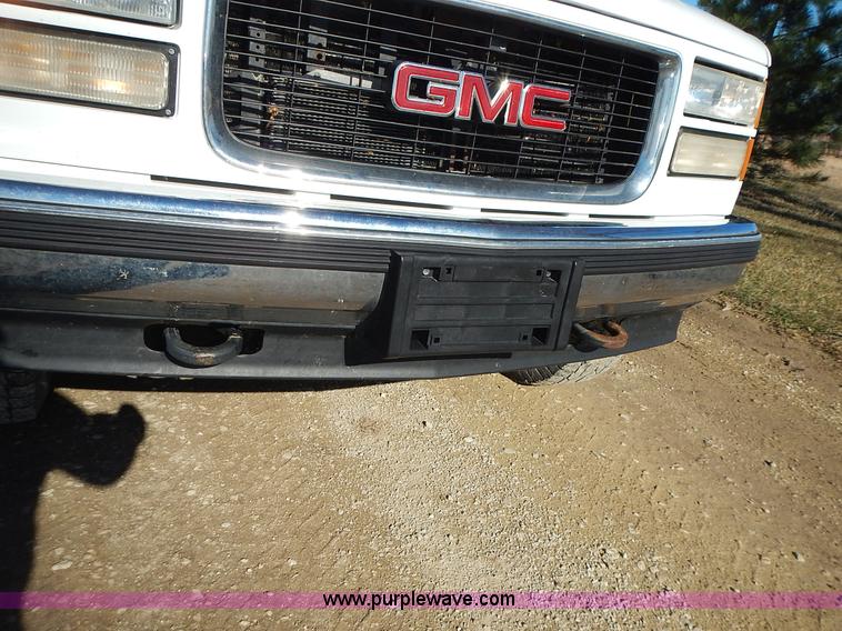 image for item J6334 1997 GMC Yukon SLE SUV