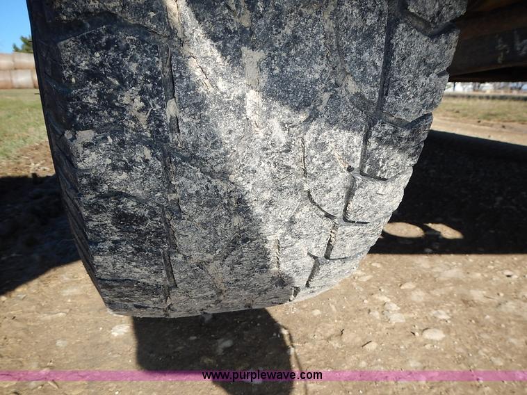 image for item J6334 1997 GMC Yukon SLE SUV