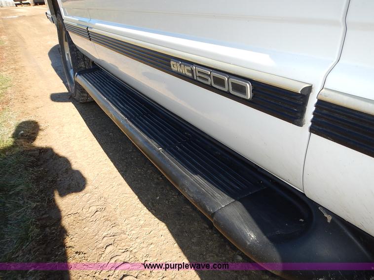 image for item J6334 1997 GMC Yukon SLE SUV