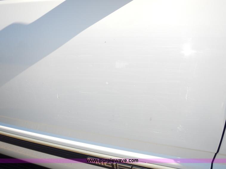 image for item J6334 1997 GMC Yukon SLE SUV