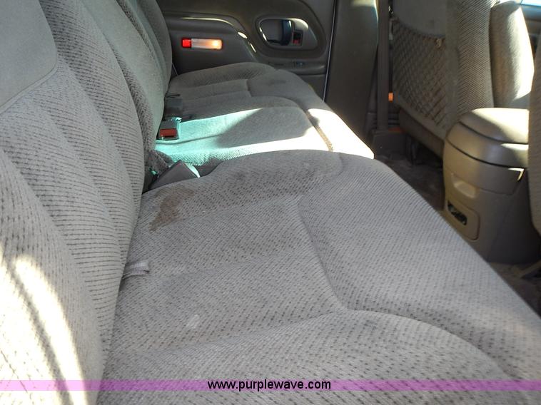 image for item J6334 1997 GMC Yukon SLE SUV