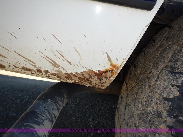 image for item J6334 1997 GMC Yukon SLE SUV