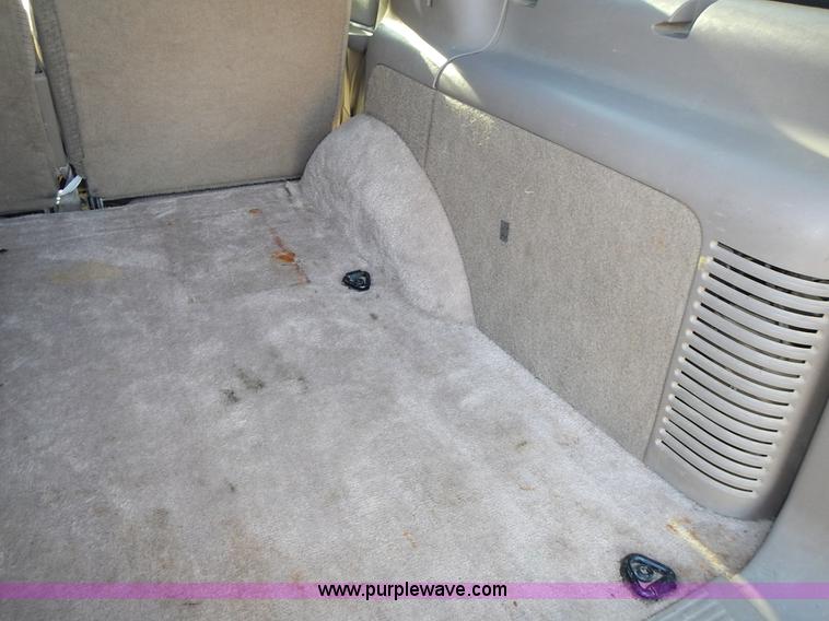 image for item J6334 1997 GMC Yukon SLE SUV