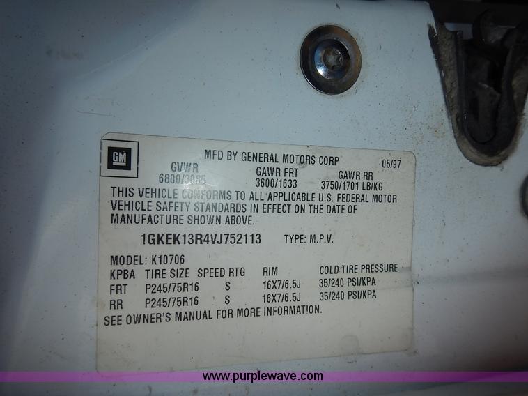 image for item J6334 1997 GMC Yukon SLE SUV