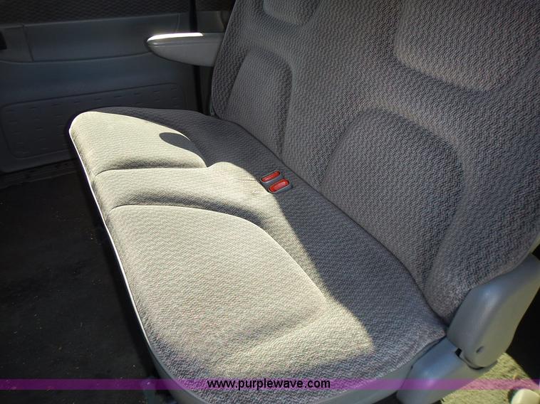 image for item J6338 1999 Dodge Grand Caravan van