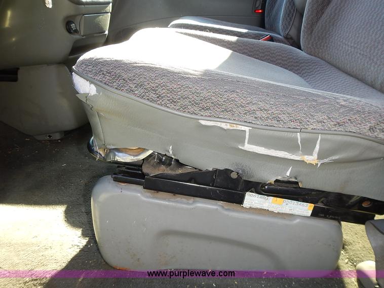 image for item J6338 1999 Dodge Grand Caravan van