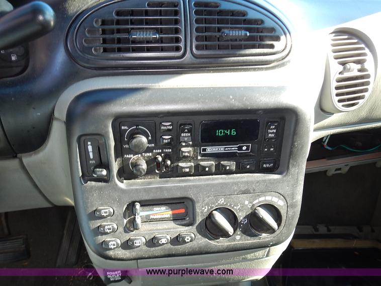 image for item J6338 1999 Dodge Grand Caravan van