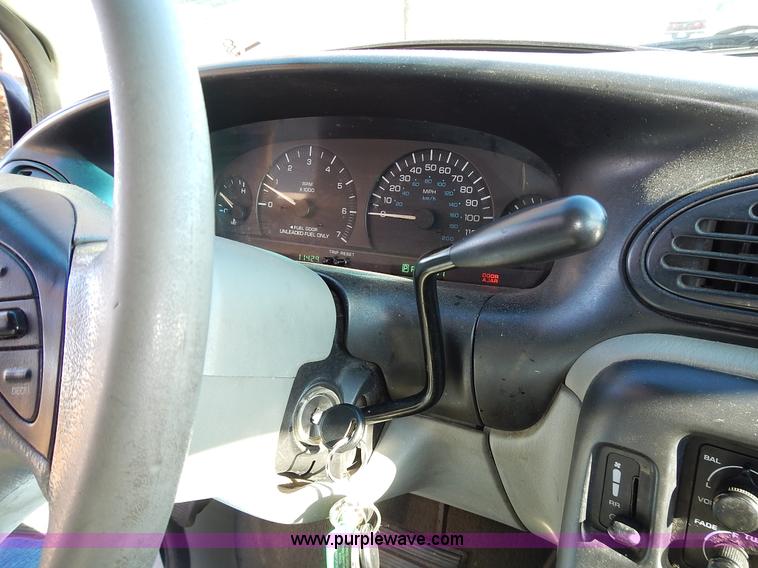 image for item J6338 1999 Dodge Grand Caravan van