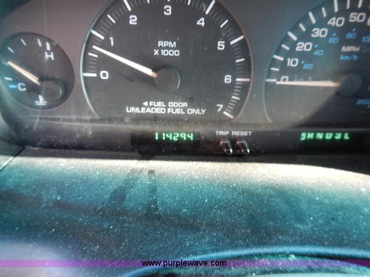 image for item J6338 1999 Dodge Grand Caravan van