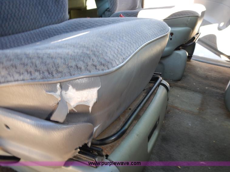 image for item J6338 1999 Dodge Grand Caravan van