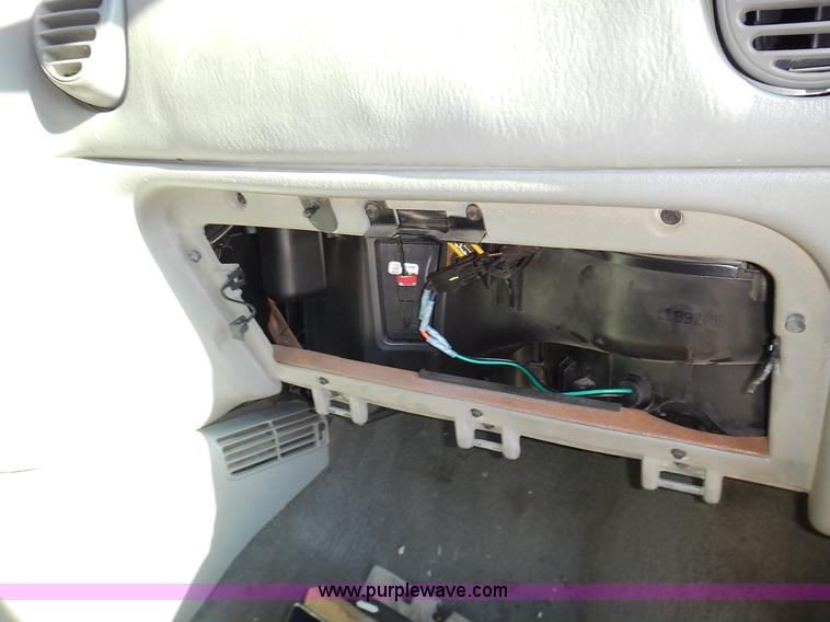 image for item J6338 1999 Dodge Grand Caravan van
