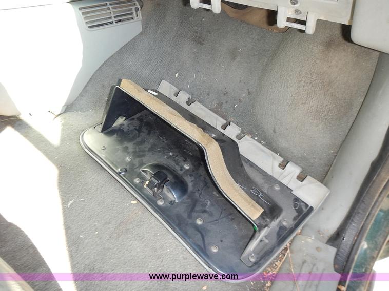 image for item J6338 1999 Dodge Grand Caravan van