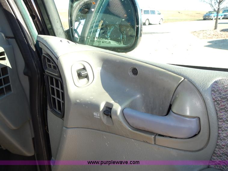 image for item J6338 1999 Dodge Grand Caravan van