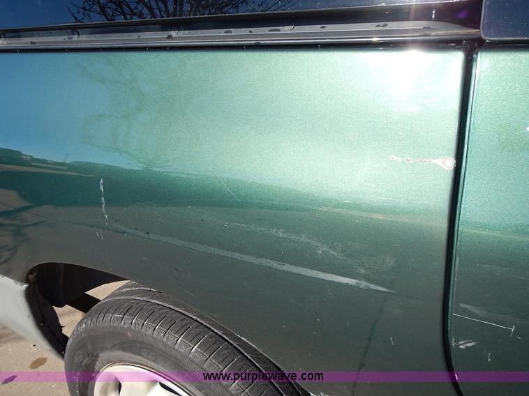 image for item J6338 1999 Dodge Grand Caravan van