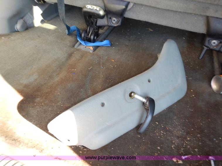 image for item J6338 1999 Dodge Grand Caravan van
