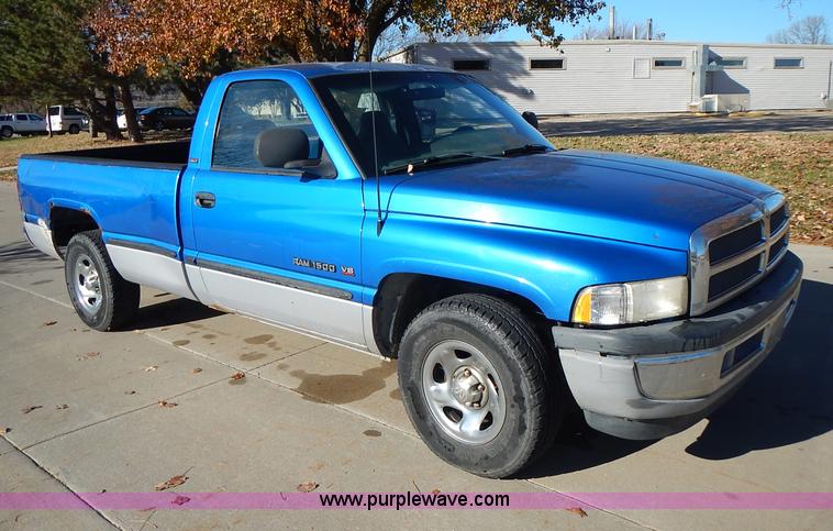 image for item J6339 1998 Dodge Ram 1500 pickup truck