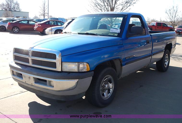 image for item J6339 1998 Dodge Ram 1500 pickup truck