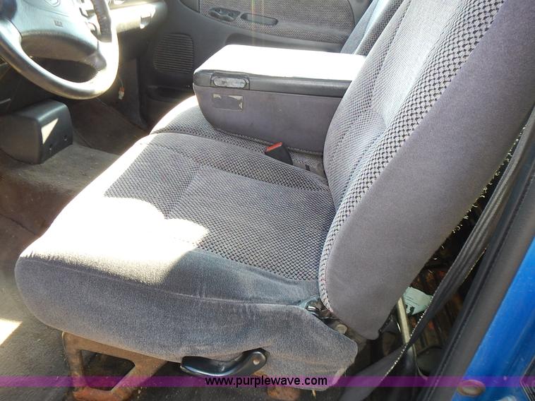 image for item J6339 1998 Dodge Ram 1500 pickup truck