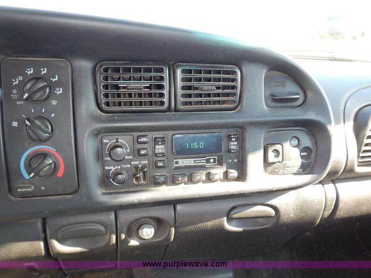 image for item J6339 1998 Dodge Ram 1500 pickup truck