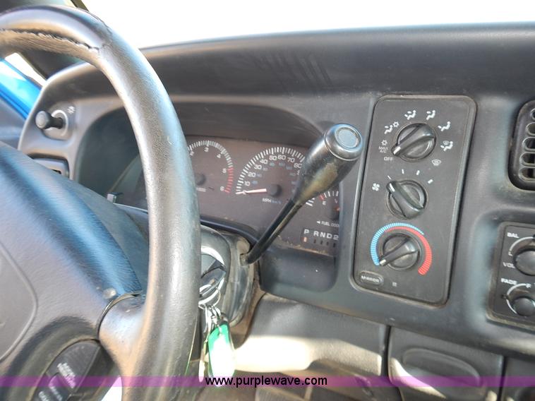 image for item J6339 1998 Dodge Ram 1500 pickup truck