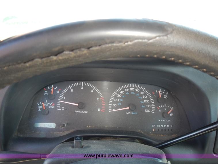 image for item J6339 1998 Dodge Ram 1500 pickup truck