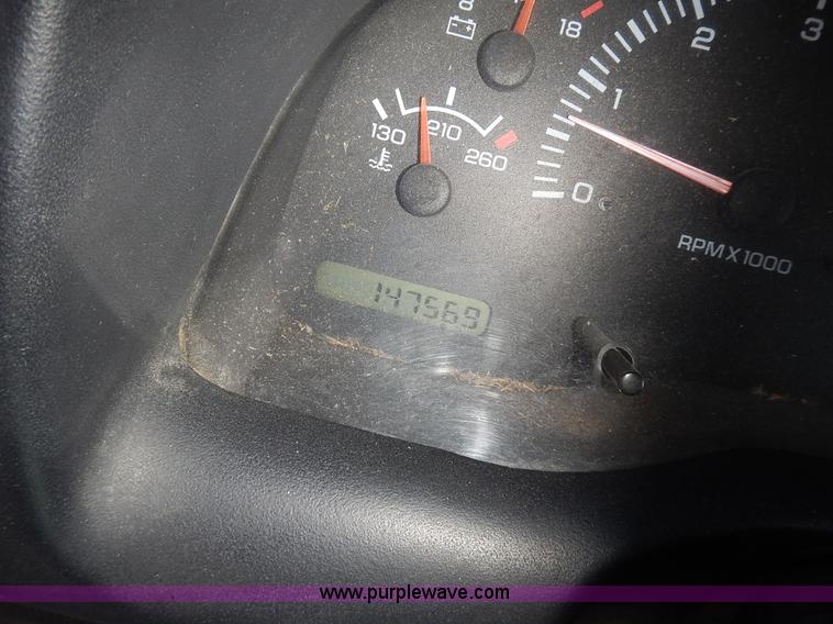 image for item J6339 1998 Dodge Ram 1500 pickup truck