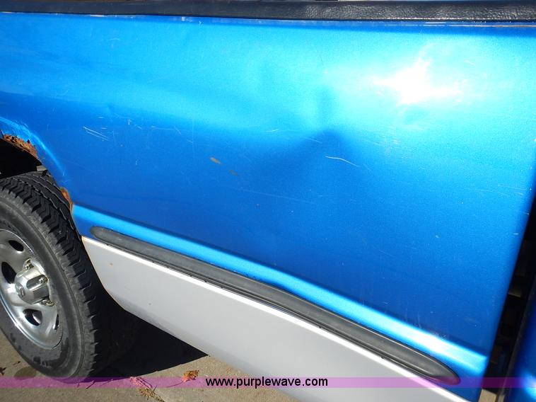 image for item J6339 1998 Dodge Ram 1500 pickup truck