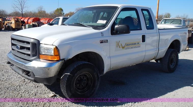 image for item J6367 1999 Ford F250 Super Duty SuperCab pickup truck