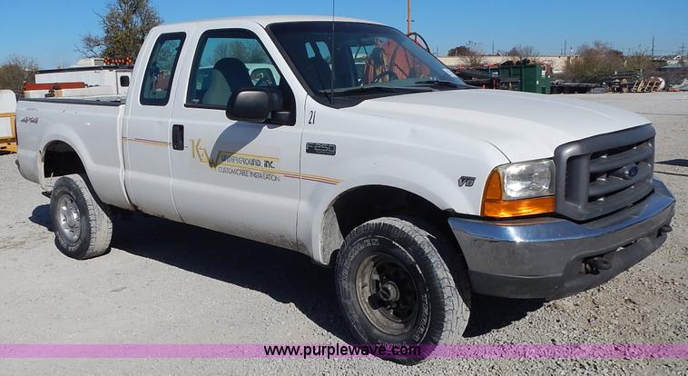 image for item J6367 1999 Ford F250 Super Duty SuperCab pickup truck