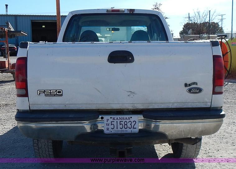 image for item J6367 1999 Ford F250 Super Duty SuperCab pickup truck
