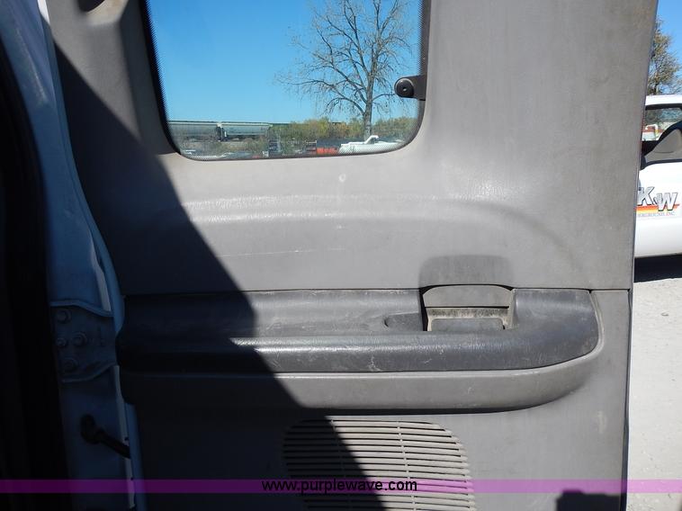 image for item J6367 1999 Ford F250 Super Duty SuperCab pickup truck