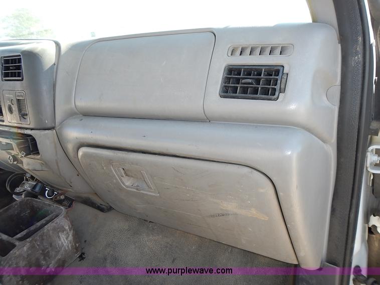 image for item J6367 1999 Ford F250 Super Duty SuperCab pickup truck