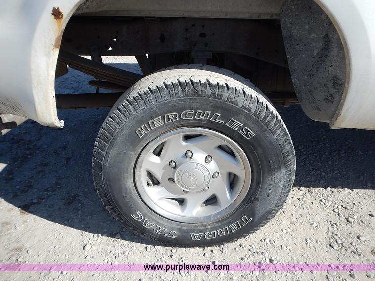 image for item J6367 1999 Ford F250 Super Duty SuperCab pickup truck