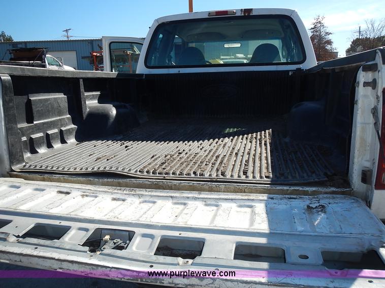 image for item J6367 1999 Ford F250 Super Duty SuperCab pickup truck