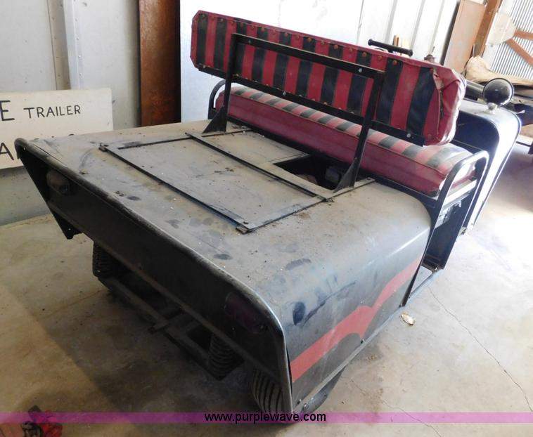 image for item J7477 Golf cart