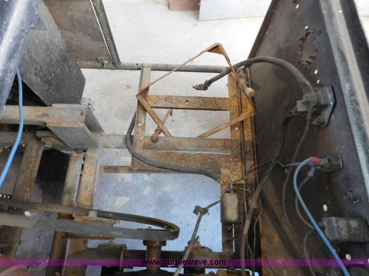 image for item J7477 Golf cart