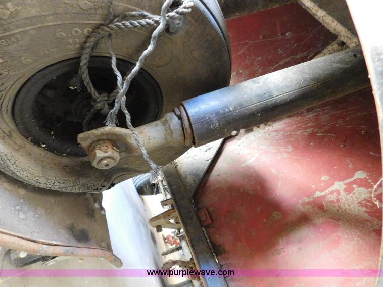 image for item J7477 Golf cart