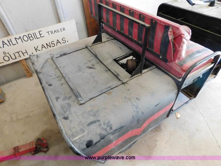 image for item J7477 Golf cart