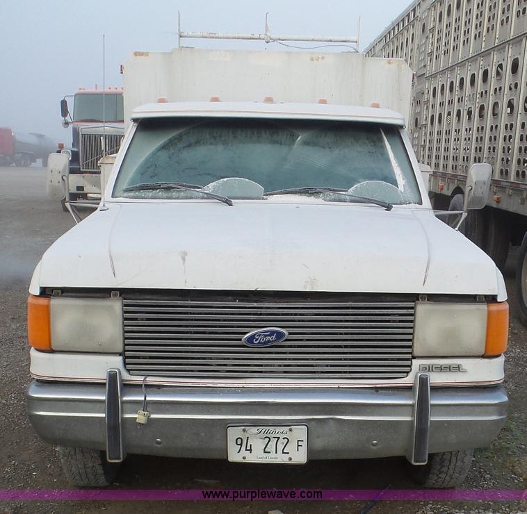 image for item J8418 1987 Ford F350 utility truck