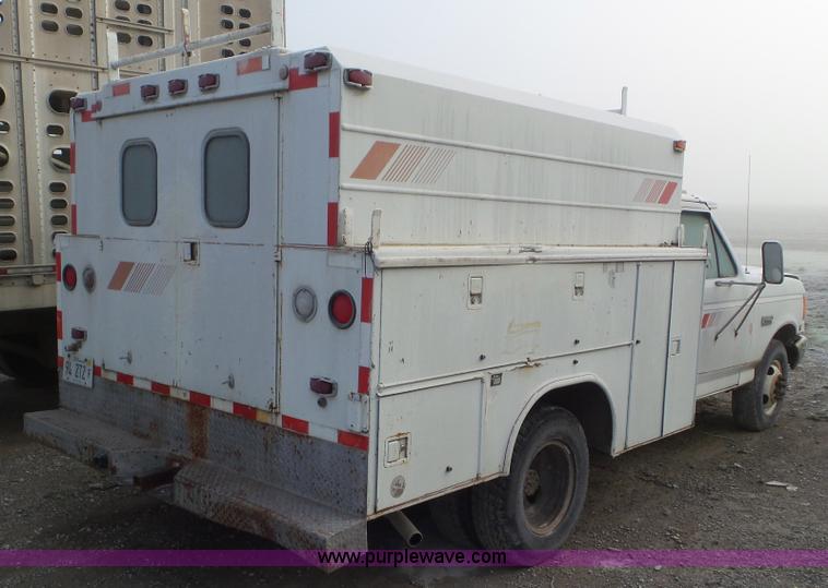 image for item J8418 1987 Ford F350 utility truck