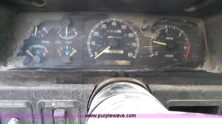 image for item J8418 1987 Ford F350 utility truck