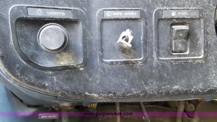 image for item J8418 1987 Ford F350 utility truck