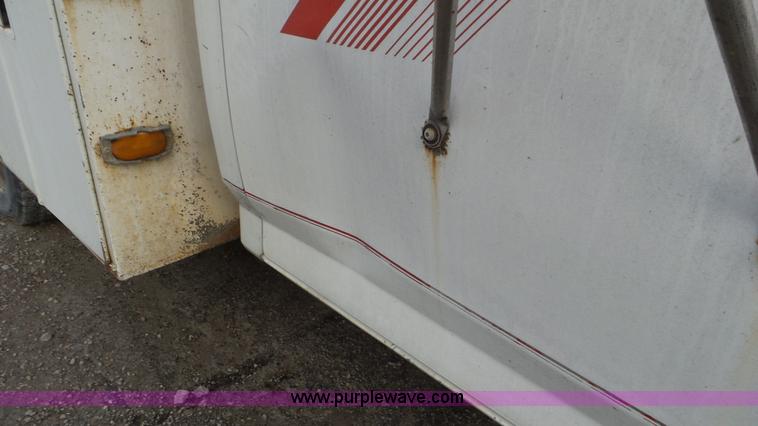 image for item J8418 1987 Ford F350 utility truck