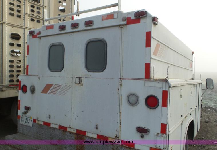 image for item J8418 1987 Ford F350 utility truck