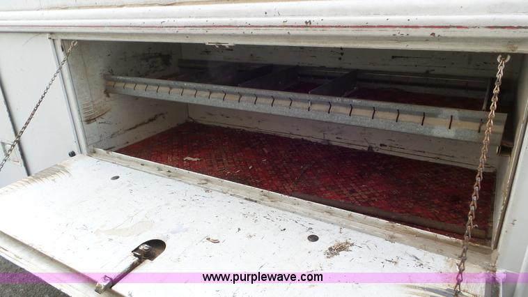 image for item J8418 1987 Ford F350 utility truck