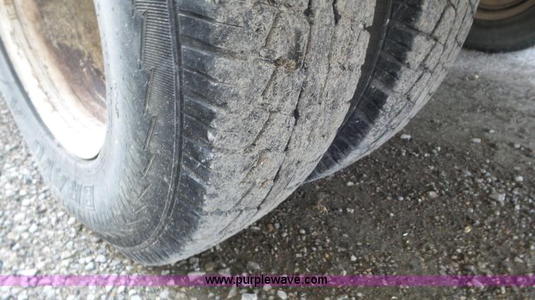 image for item J8418 1987 Ford F350 utility truck