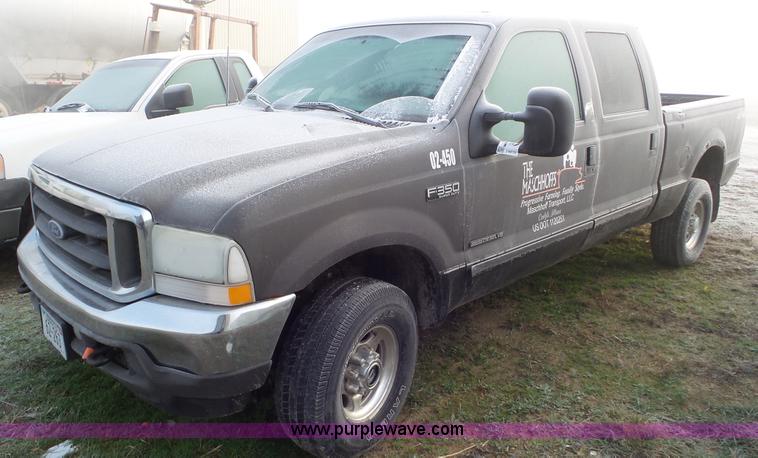 image for item J8419 2002 Ford F350 Super Duty Crew Cab pickup truck