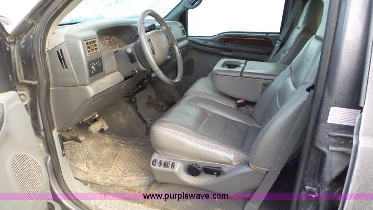 image for item J8419 2002 Ford F350 Super Duty Crew Cab pickup truck